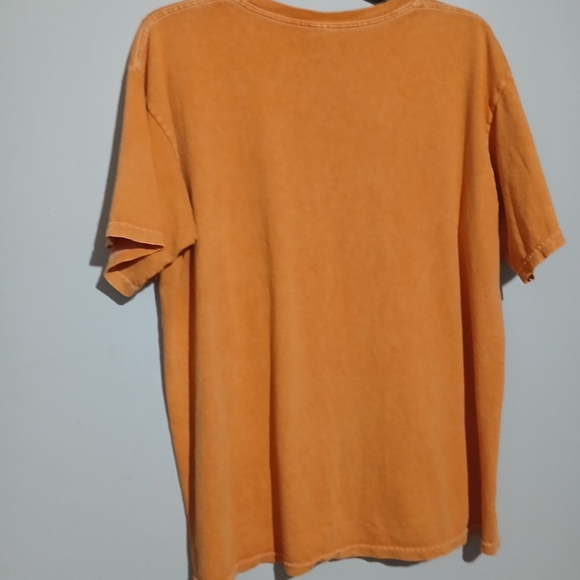 Def Leppard Light Orange T-shirt. Size Large. - Picture 6 of 11
